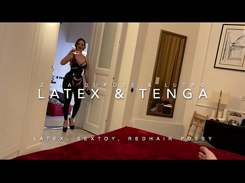 ❤️ Jaruma mai jajayen kaya sanye da rigar latex mai cin duri ❤️❌ bidiyon tsutsa ❤